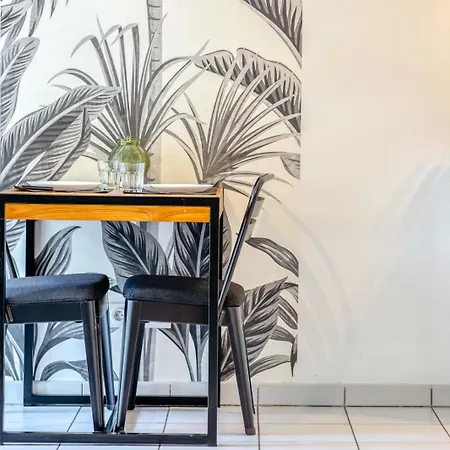 Xavier F2 Cosy Avec Balcon A Apartment